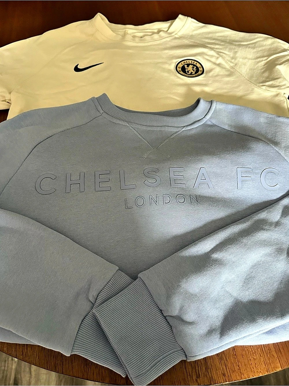 Chelsea FC Two-Piece bundle of t-shirt and sweatshirt